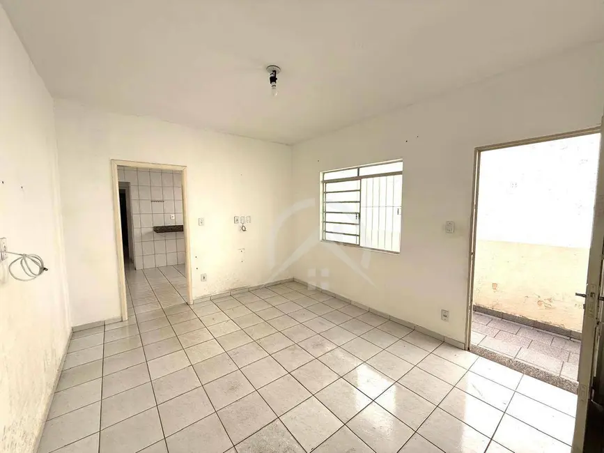 Foto 5 de Casa com 2 quartos para alugar, 150m2 em Alvinópolis, Atibaia - SP