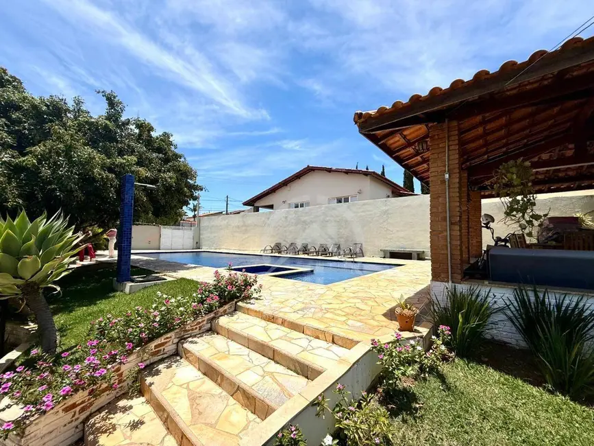 Foto 8 de Chácara com 2 quartos para alugar, 400m2 em Atibaia - SP