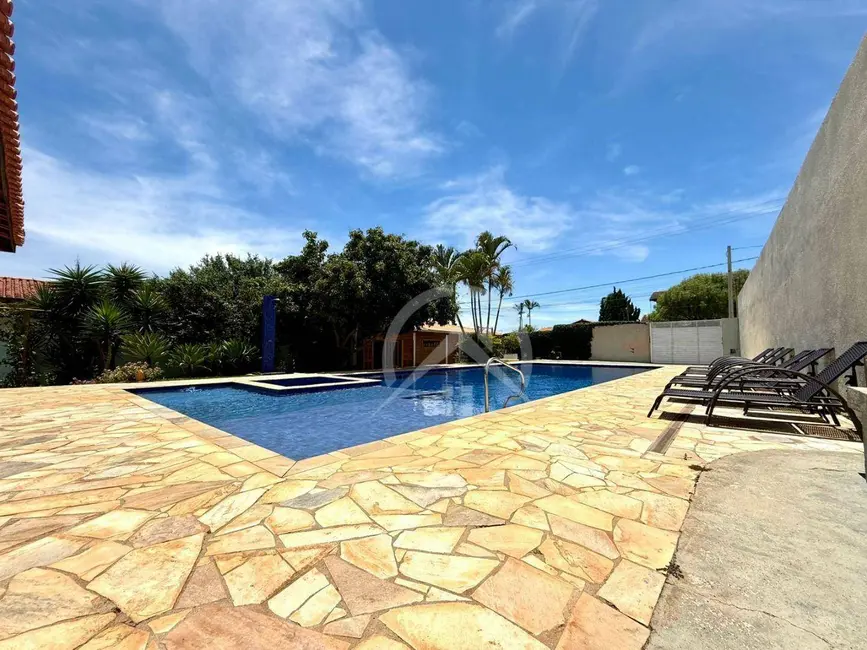 Foto 2 de Chácara com 2 quartos para alugar, 400m2 em Atibaia - SP