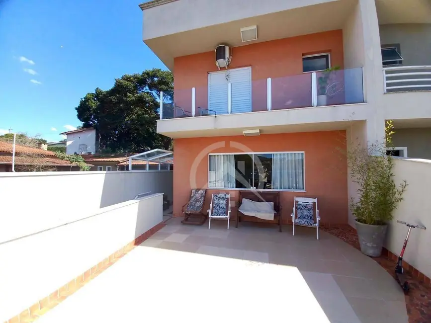 Foto 1 de Sobrado com 3 quartos à venda, 189m2 em Atibaia - SP