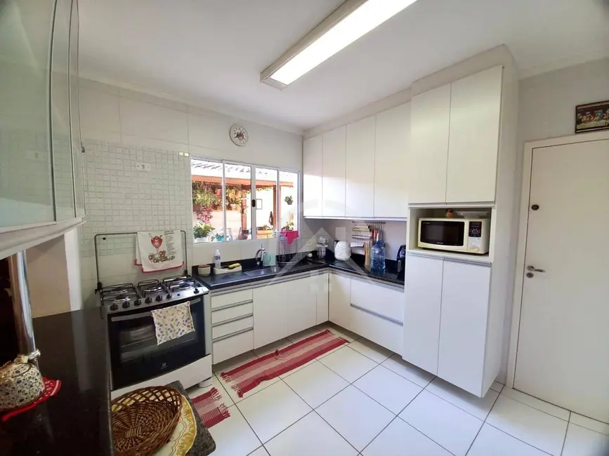 Foto 7 de Sobrado com 3 quartos à venda, 189m2 em Atibaia - SP