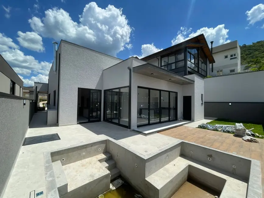 Foto 1 de Casa com 3 quartos à venda, 500m2 em Jardim Maristela, Atibaia - SP