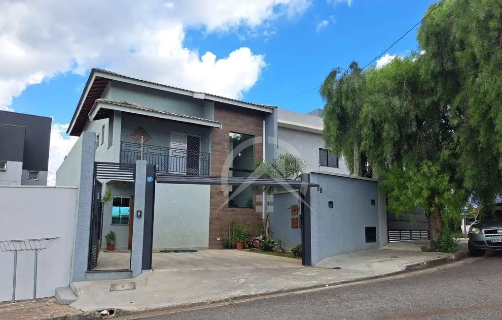 Foto 1 de Sobrado com 3 quartos à venda, 186m2 em Nova Cerejeira, Atibaia - SP
