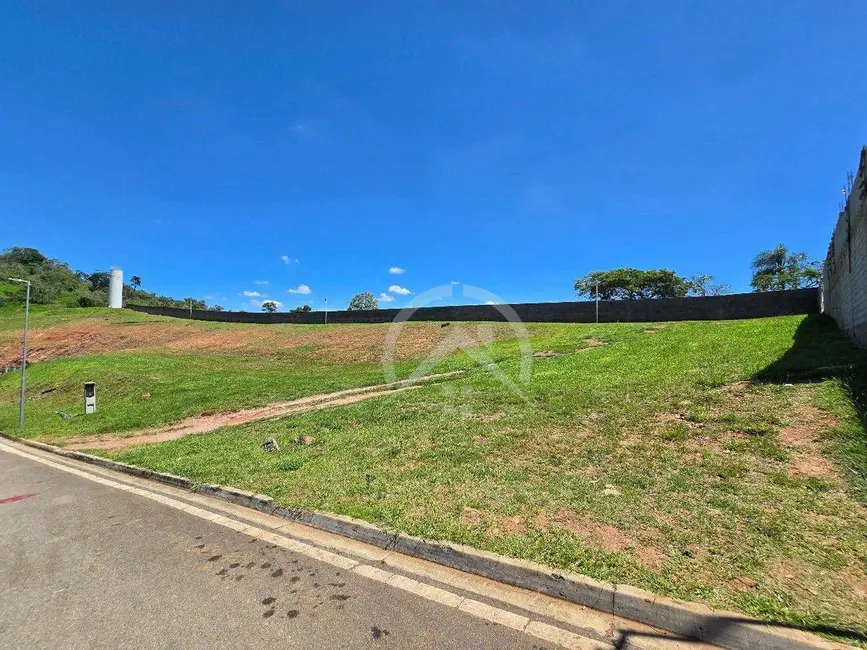 Foto 1 de Terreno / Lote à venda, 682m2 em Atibaia - SP
