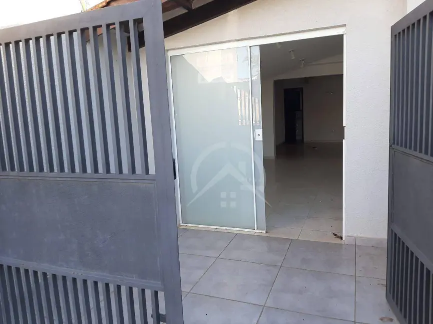 Casa com 3 quartos para alugar, 300m2 em Vila Santista, Atibaia - SP - imagem 1 Foto 1 de Casa com 3 quartos para alugar, 300m2 em Vila Santista, Atibaia - SP