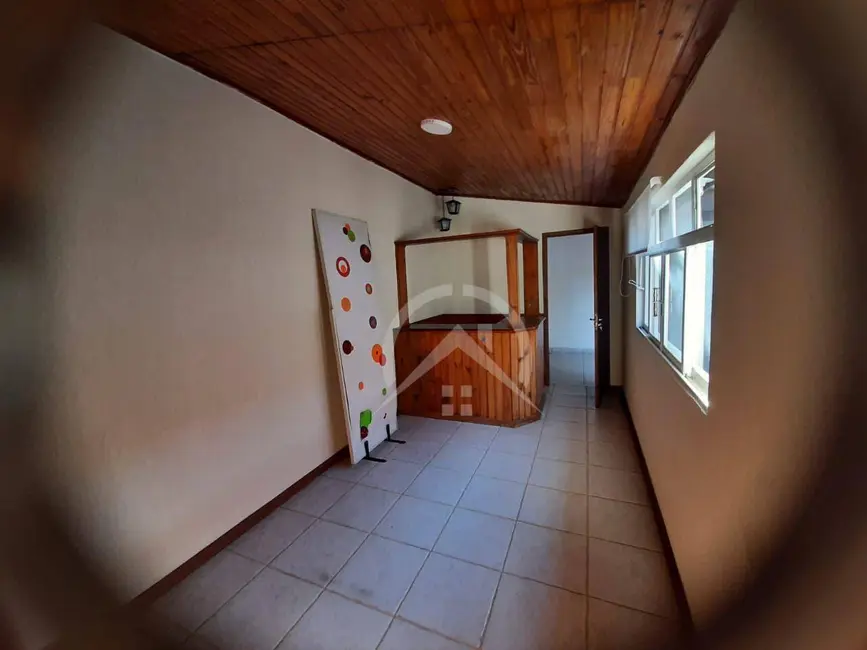 Casa com 3 quartos para alugar, 300m2 em Vila Santista, Atibaia - SP - imagem 9 Foto 9 de Casa com 3 quartos para alugar, 300m2 em Vila Santista, Atibaia - SP