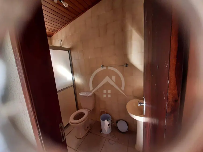 Casa com 3 quartos para alugar, 300m2 em Vila Santista, Atibaia - SP - imagem 8 Foto 8 de Casa com 3 quartos para alugar, 300m2 em Vila Santista, Atibaia - SP