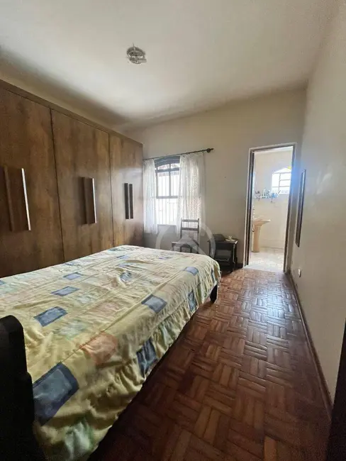 Foto 6 de Casa com 3 quartos à venda e para alugar, 400m2 em Chácaras Maringá, Atibaia - SP