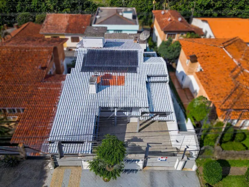 Foto 2 de Casa com 4 quartos à venda, 300m2 em Jardim Tapajós, Atibaia - SP