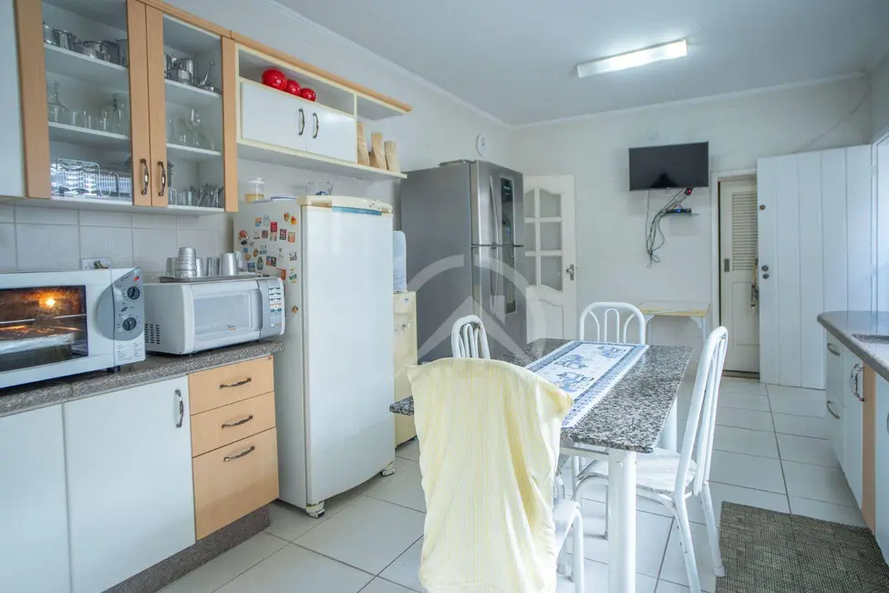 Foto 8 de Casa com 4 quartos à venda, 300m2 em Jardim Tapajós, Atibaia - SP