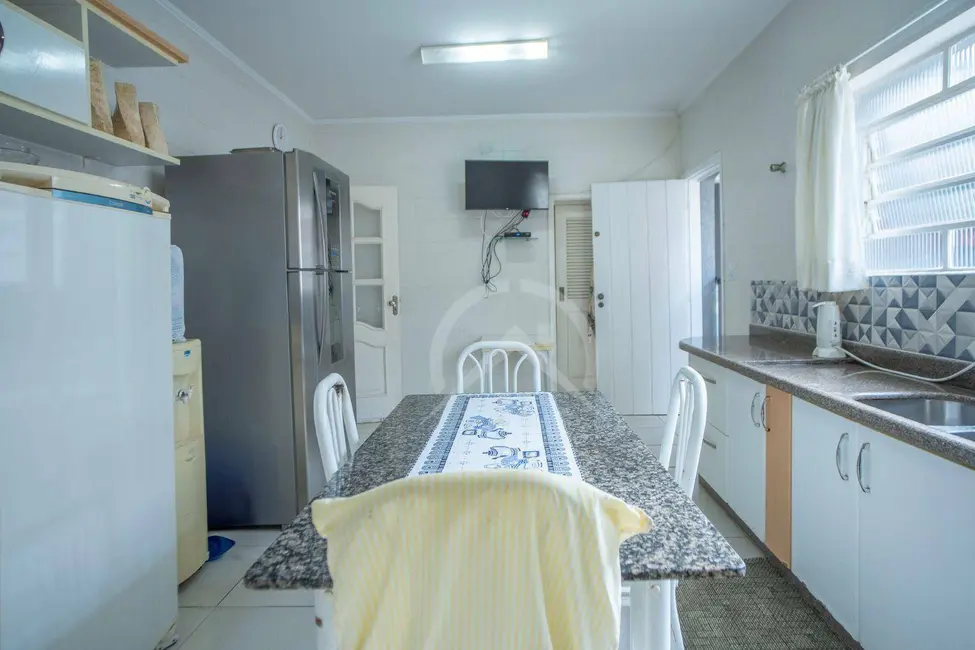 Foto 6 de Casa com 4 quartos à venda, 300m2 em Jardim Tapajós, Atibaia - SP