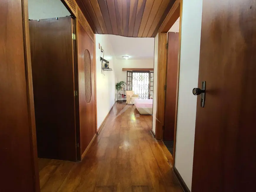 Foto 3 de Casa com 4 quartos à venda e para alugar, 825m2 em Jardim Ipê, Atibaia - SP