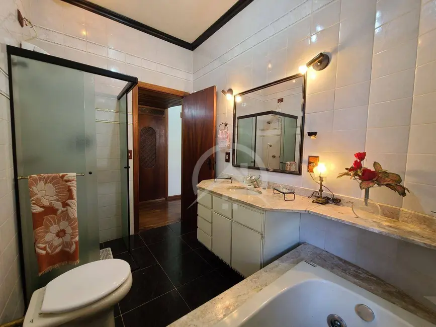 Foto 4 de Casa com 4 quartos à venda e para alugar, 825m2 em Jardim Ipê, Atibaia - SP