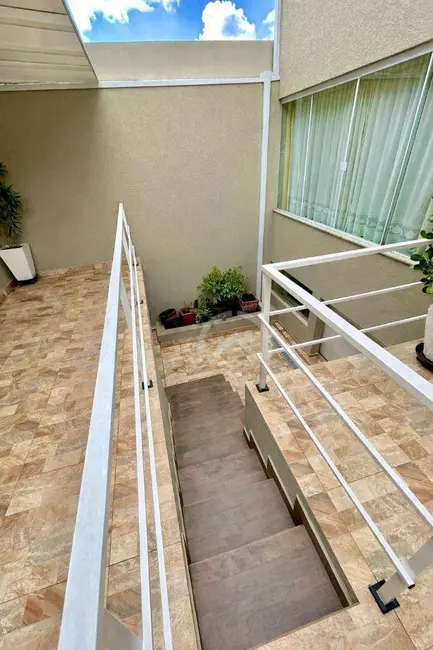 Foto 2 de Sobrado com 3 quartos à venda, 175m2 em Nova Cerejeira, Atibaia - SP