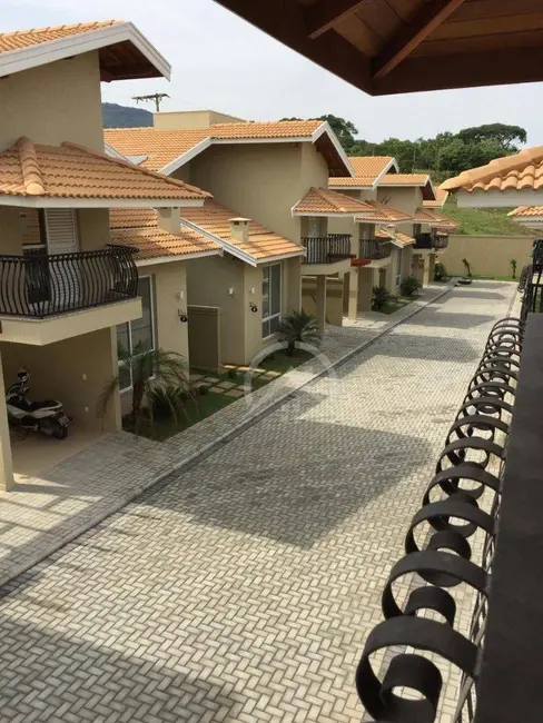 Foto 4 de Sobrado com 3 quartos à venda e para alugar, 210m2 em Marmeleiro, Atibaia - SP