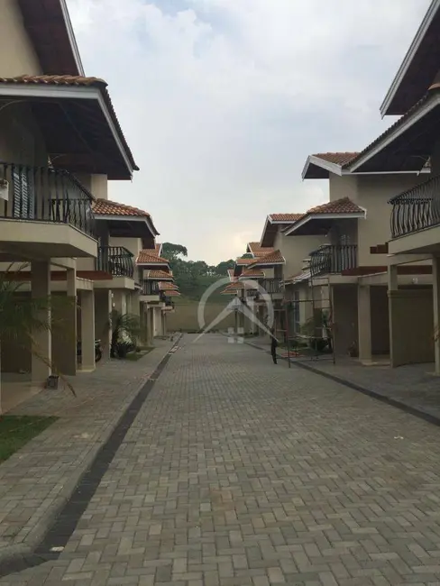 Foto 3 de Sobrado com 3 quartos à venda e para alugar, 210m2 em Marmeleiro, Atibaia - SP