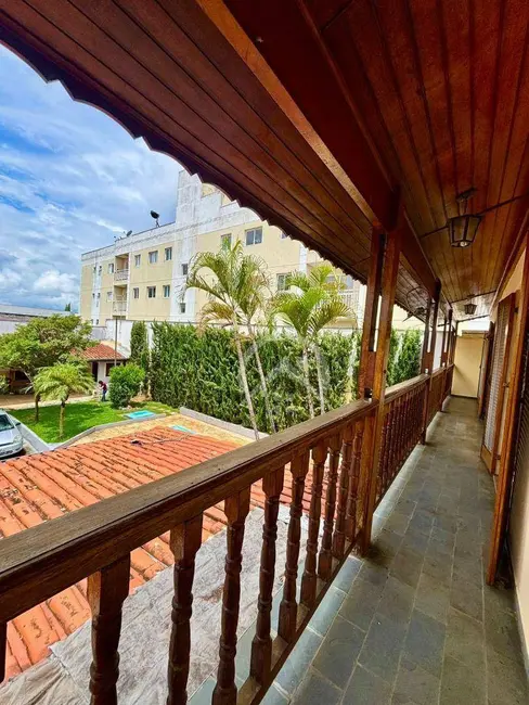 Foto 2 de Sobrado com 3 quartos para alugar, 425m2 em Alvinópolis, Atibaia - SP