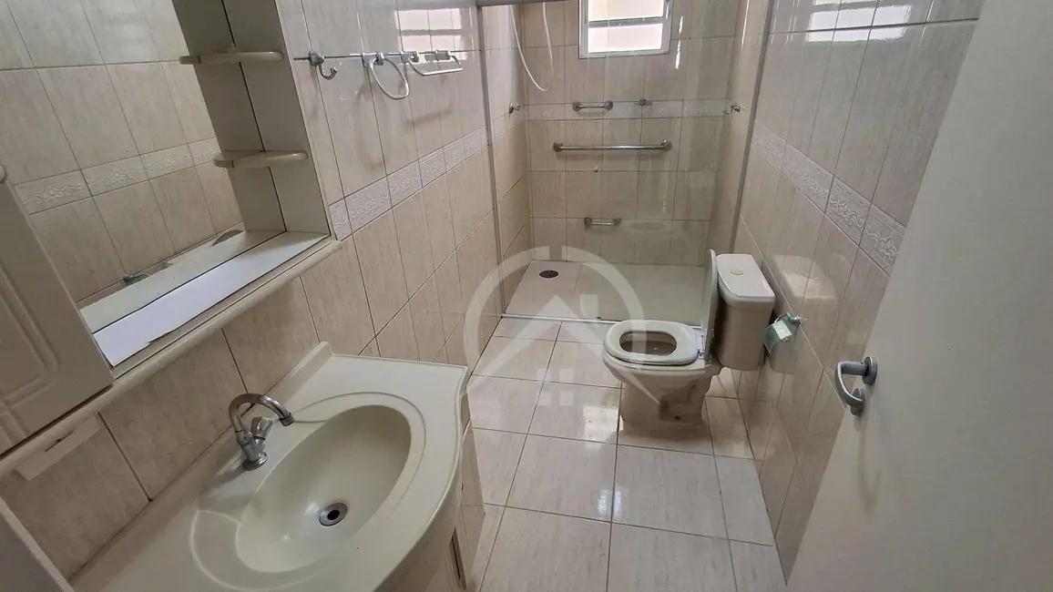 Casa com 3 quartos à venda e para alugar, 350m2 em Atibaia - SP - imagem 3 Foto 3 de Casa com 3 quartos à venda e para alugar, 350m2 em Atibaia - SP