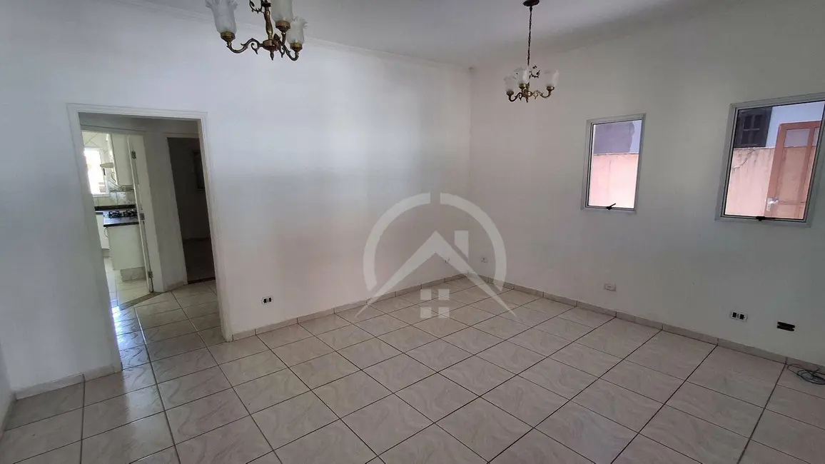 Casa com 3 quartos à venda e para alugar, 350m2 em Atibaia - SP - imagem 2 Foto 2 de Casa com 3 quartos à venda e para alugar, 350m2 em Atibaia - SP