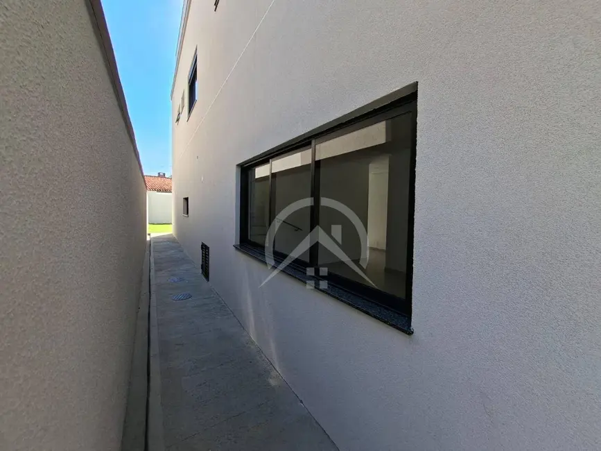 Casa de Condomínio com 3 quartos para alugar, 250m2 em Vila Santista, Atibaia - SP - imagem 4 Foto 4 de Casa de Condomínio com 3 quartos para alugar, 250m2 em Vila Santista, Atibaia - SP