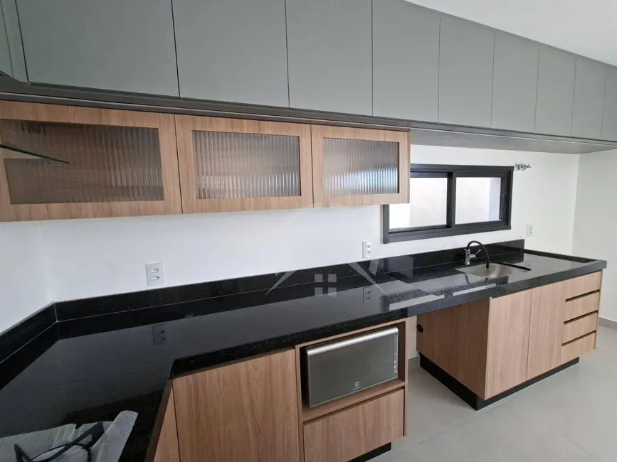 Casa de Condomínio com 3 quartos para alugar, 250m2 em Vila Santista, Atibaia - SP - imagem 7 Foto 7 de Casa de Condomínio com 3 quartos para alugar, 250m2 em Vila Santista, Atibaia - SP