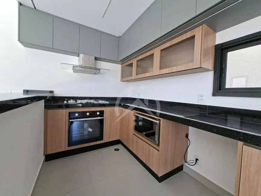 Casa de Condomínio com 3 quartos para alugar, 250m2 em Vila Santista, Atibaia - SP - imagem 9 Foto 9 de Casa de Condomínio com 3 quartos para alugar, 250m2 em Vila Santista, Atibaia - SP