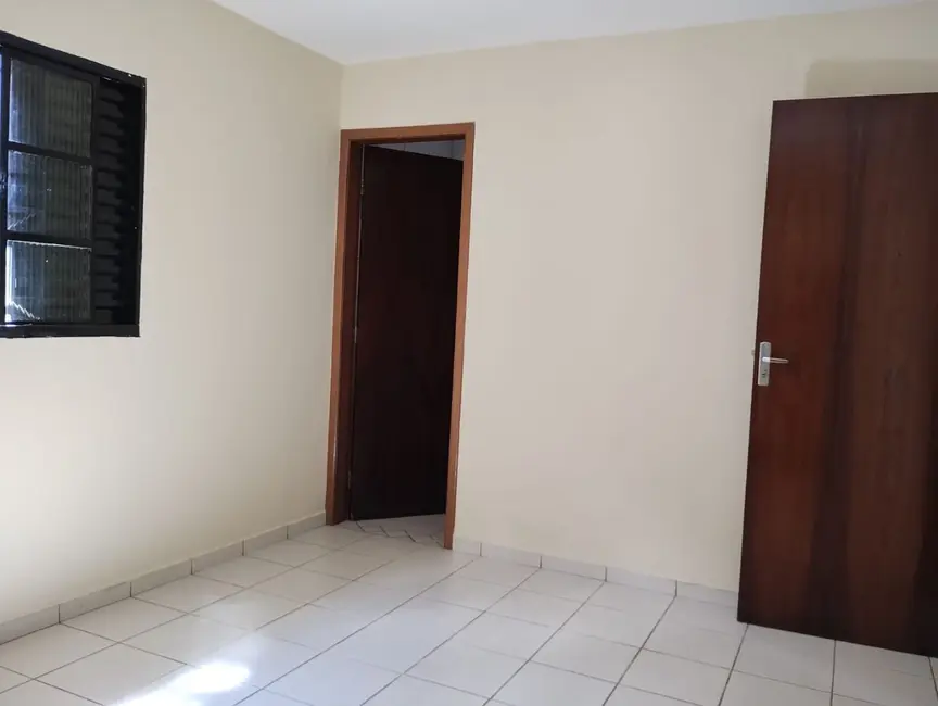 Foto 3 de Casa com 3 quartos para alugar, 400m2 em Jardim dos Pinheiros, Atibaia - SP
