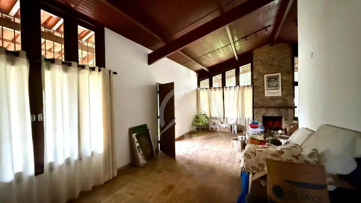 Casa com 4 quartos para alugar, 1000m2 em Vila Santista, Atibaia - SP - imagem 9 Foto 9 de Casa com 4 quartos para alugar, 1000m2 em Vila Santista, Atibaia - SP