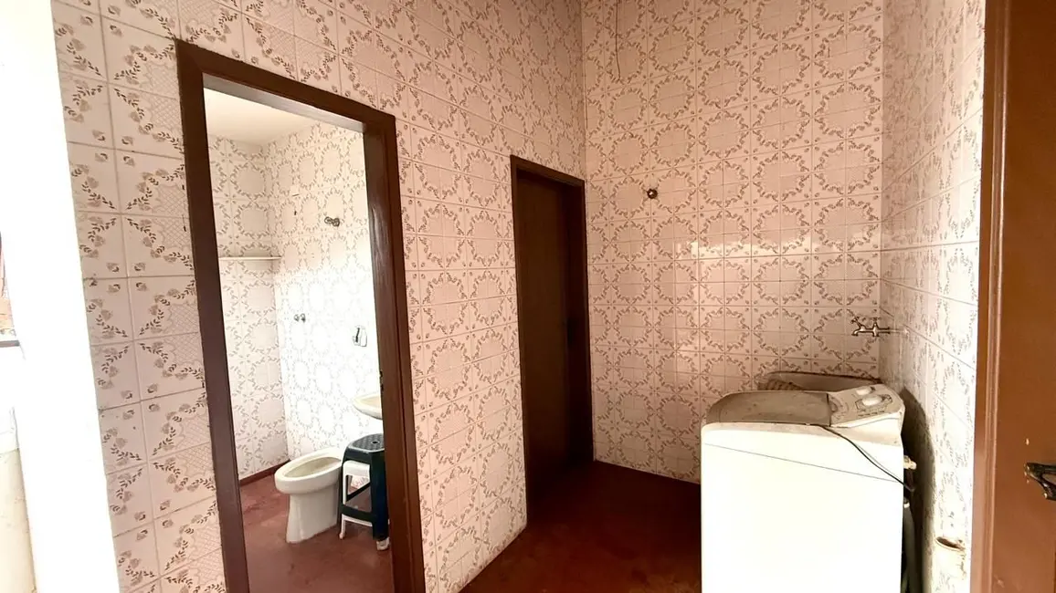 Foto 4 de Casa com 4 quartos para alugar, 1000m2 em Vila Santista, Atibaia - SP