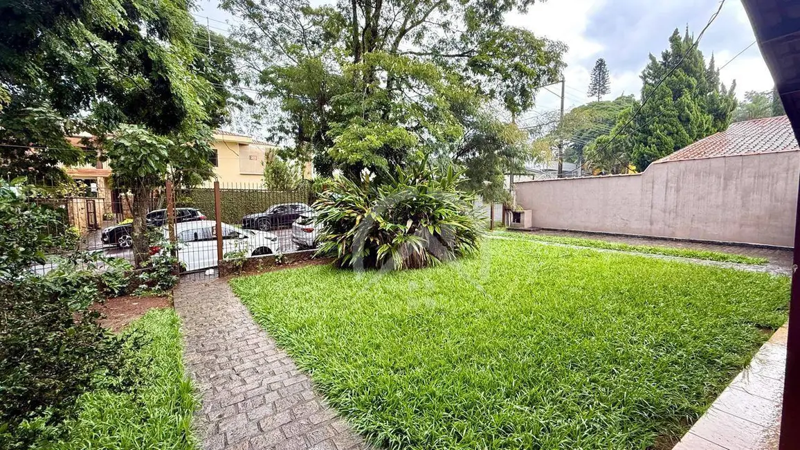 Casa com 4 quartos para alugar, 1000m2 em Vila Santista, Atibaia - SP - imagem 3 Foto 3 de Casa com 4 quartos para alugar, 1000m2 em Vila Santista, Atibaia - SP