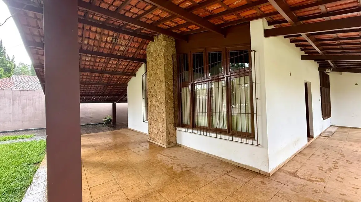 Foto 1 de Casa com 4 quartos para alugar, 1000m2 em Vila Santista, Atibaia - SP