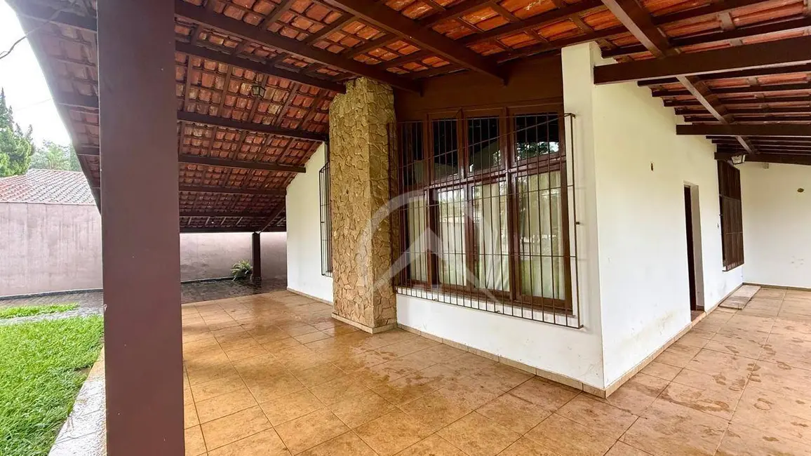 Casa com 4 quartos para alugar, 1000m2 em Vila Santista, Atibaia - SP - imagem 1 Foto 1 de Casa com 4 quartos para alugar, 1000m2 em Vila Santista, Atibaia - SP