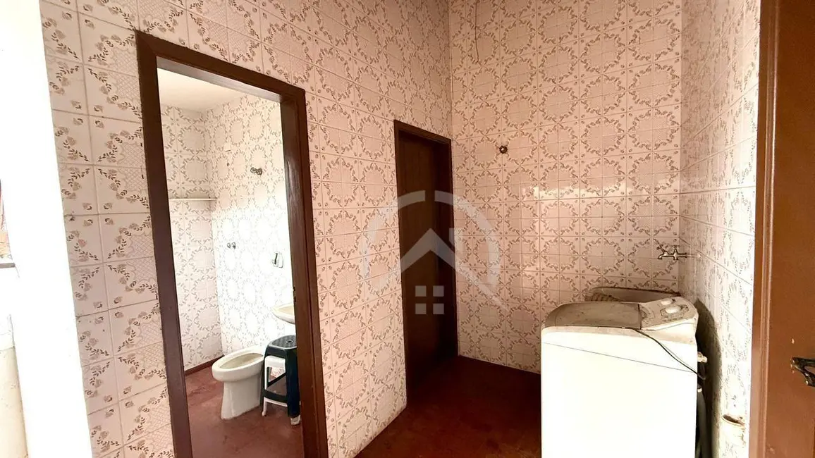 Casa com 4 quartos para alugar, 1000m2 em Vila Santista, Atibaia - SP - imagem 4 Foto 4 de Casa com 4 quartos para alugar, 1000m2 em Vila Santista, Atibaia - SP