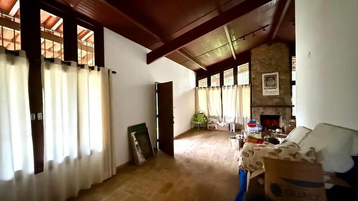 Foto 9 de Casa com 4 quartos para alugar, 1000m2 em Vila Santista, Atibaia - SP