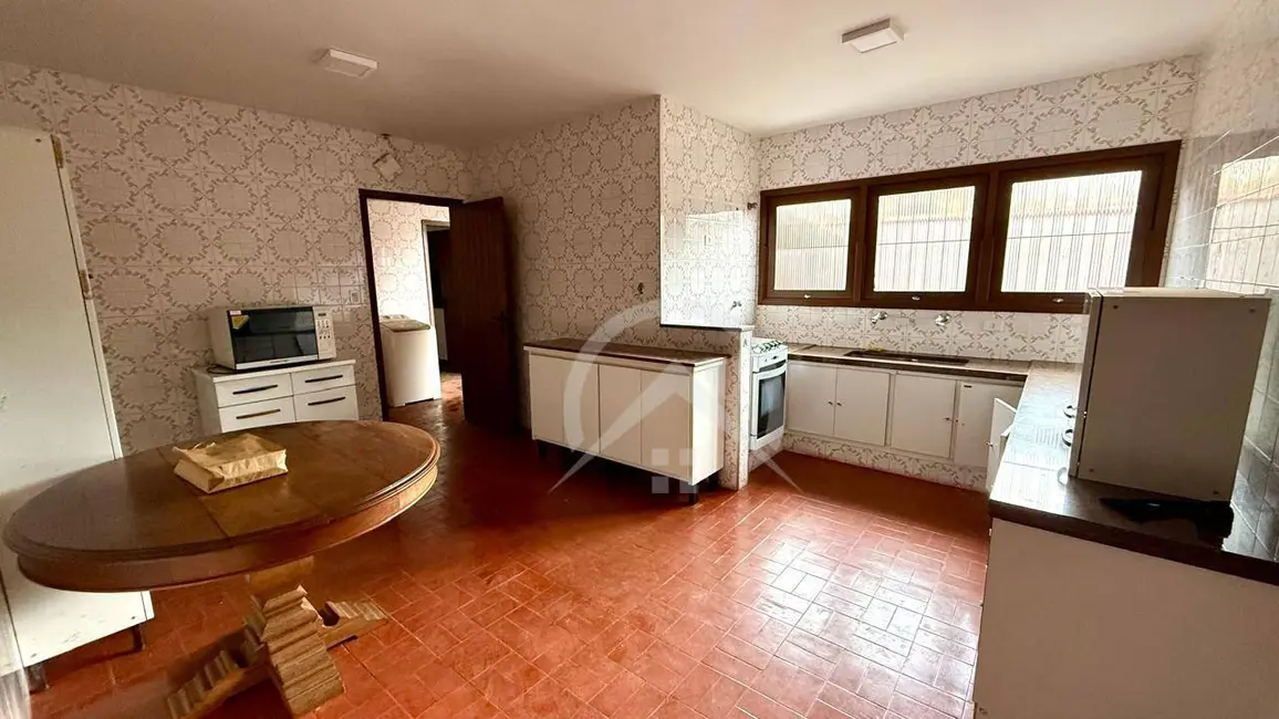 Casa com 4 quartos para alugar, 1000m2 em Vila Santista, Atibaia - SP - imagem 6 Foto 6 de Casa com 4 quartos para alugar, 1000m2 em Vila Santista, Atibaia - SP