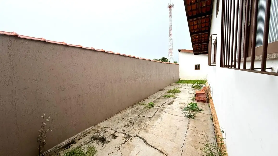 Foto 5 de Casa com 4 quartos para alugar, 1000m2 em Vila Santista, Atibaia - SP