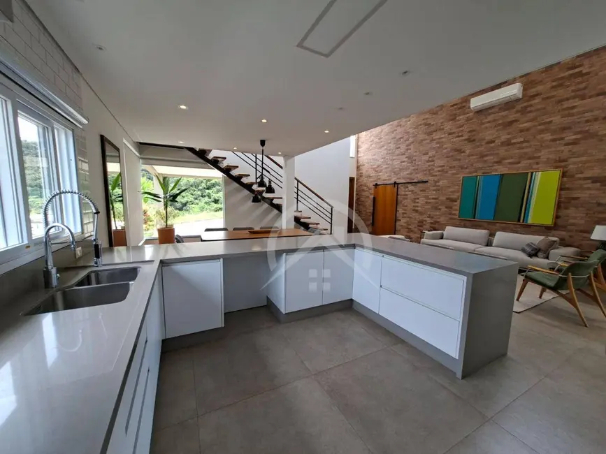 Foto 2 de Casa com 4 quartos à venda, 822m2 em Atibaia - SP