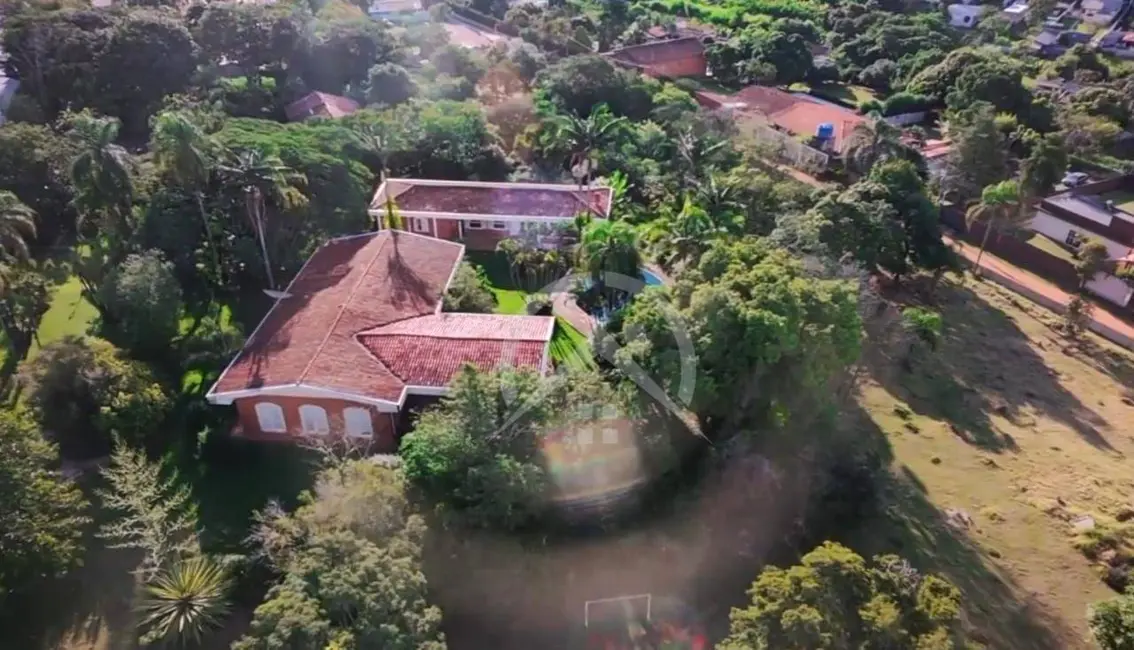 Chácara com 3 quartos à venda, 10m2 em Jardim Estância Brasil, Atibaia - SP - imagem 1 Foto 1 de Chácara com 3 quartos à venda, 10m2 em Jardim Estância Brasil, Atibaia - SP