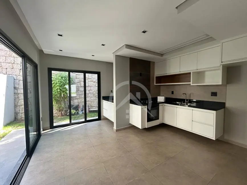 Foto 2 de Casa de Condomínio com 2 quartos à venda, 160m2 em Vila Santista, Atibaia - SP