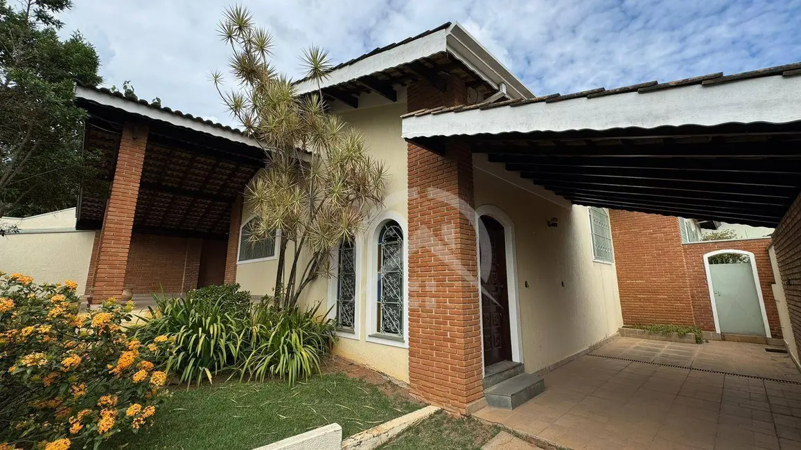 Foto 2 de Casa com 4 quartos à venda e para alugar, 510m2 em Jardim Itaperi, Atibaia - SP