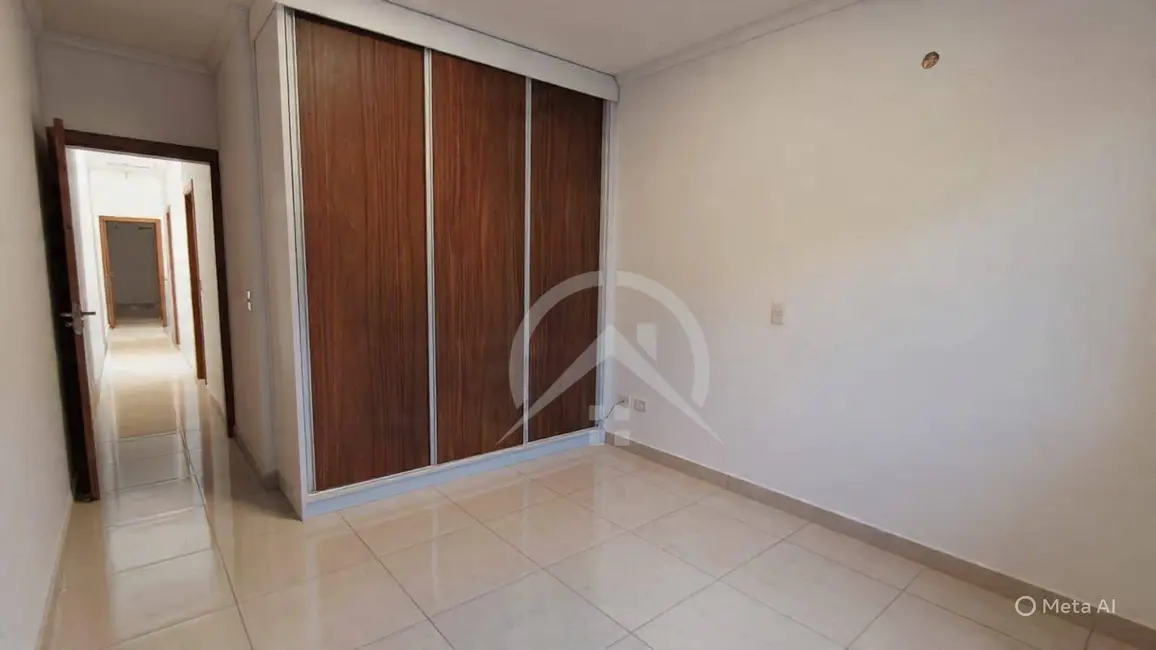 Sobrado com 3 quartos para alugar, 300m2 em Jardim América, Atibaia - SP - imagem 1 Foto 1 de Sobrado com 3 quartos para alugar, 300m2 em Jardim América, Atibaia - SP