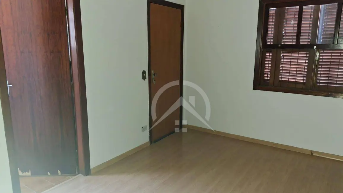 Foto 2 de Sobrado com 3 quartos para alugar, 180m2 em Cidade Satélite, Atibaia - SP