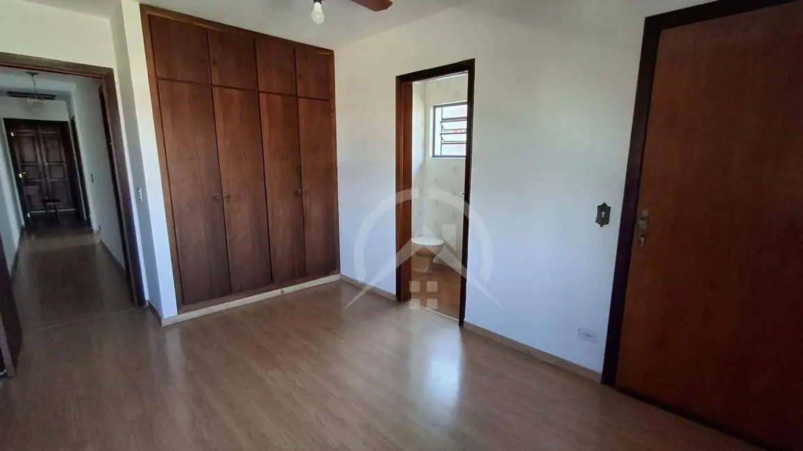 Foto 4 de Sobrado com 3 quartos para alugar, 180m2 em Cidade Satélite, Atibaia - SP