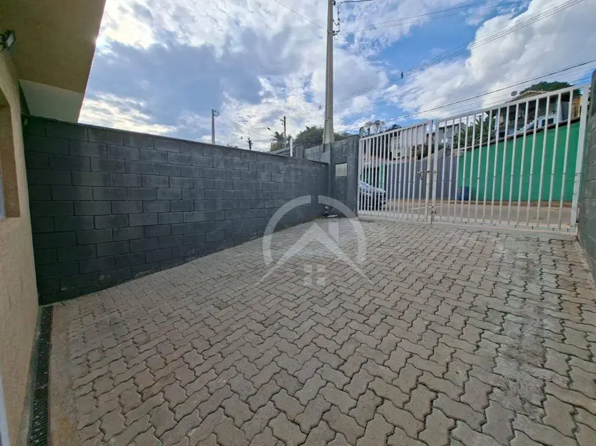 Casa com 2 quartos para alugar, 185m2 em Jardim Santo Antônio, Atibaia - SP - imagem 9 Foto 9 de Casa com 2 quartos para alugar, 185m2 em Jardim Santo Antônio, Atibaia - SP
