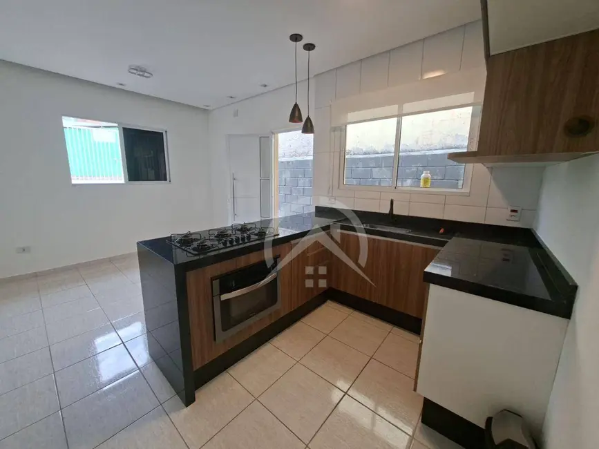 Casa com 2 quartos para alugar, 185m2 em Jardim Santo Antônio, Atibaia - SP - imagem 4 Foto 4 de Casa com 2 quartos para alugar, 185m2 em Jardim Santo Antônio, Atibaia - SP