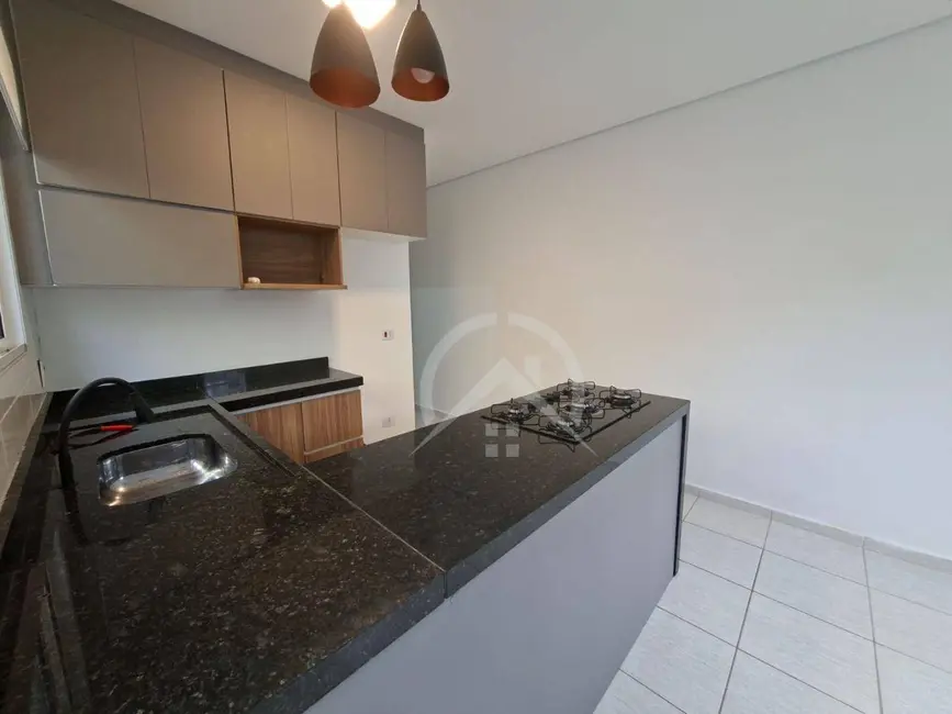 Casa com 2 quartos para alugar, 185m2 em Jardim Santo Antônio, Atibaia - SP - imagem 6 Foto 6 de Casa com 2 quartos para alugar, 185m2 em Jardim Santo Antônio, Atibaia - SP