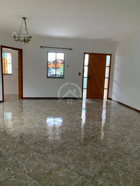 Casa com 2 quartos à venda e para alugar, 300m2 em Alvinópolis, Atibaia - SP - imagem 8 Foto 8 de Casa com 2 quartos à venda e para alugar, 300m2 em Alvinópolis, Atibaia - SP