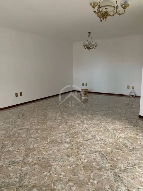 Casa com 2 quartos à venda e para alugar, 300m2 em Alvinópolis, Atibaia - SP - imagem 9 Foto 9 de Casa com 2 quartos à venda e para alugar, 300m2 em Alvinópolis, Atibaia - SP