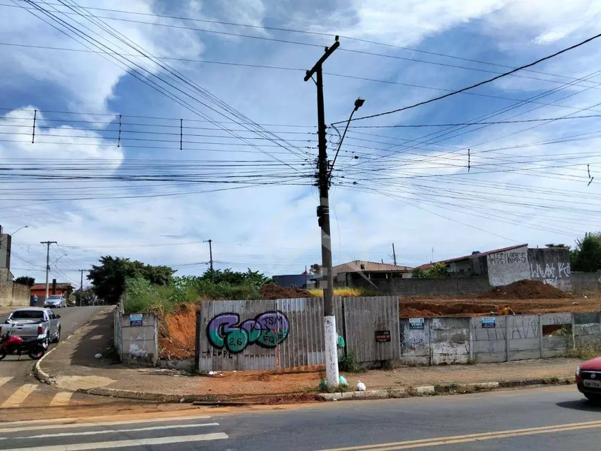 Foto 3 de Terreno / Lote à venda, 1800m2 em Jardim das Cerejeiras, Atibaia - SP