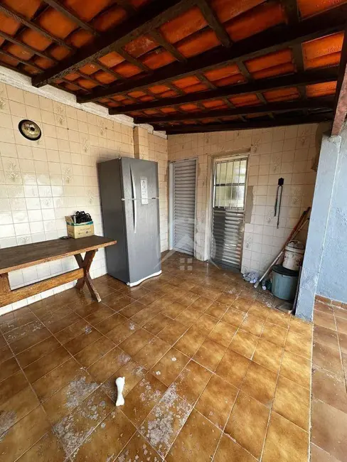 Foto 2 de Casa com 2 quartos à venda, 300m2 em Atibaia - SP